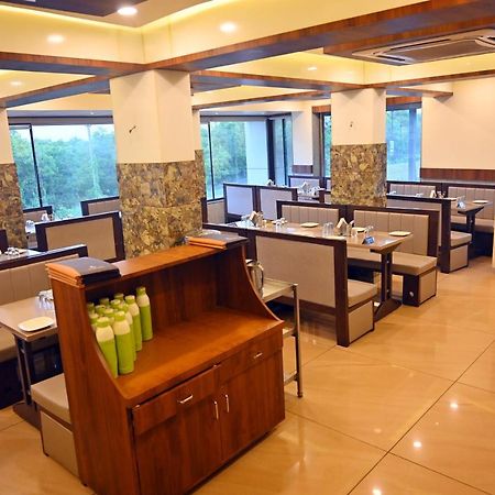Hotel Aaram Umargam Exterior photo