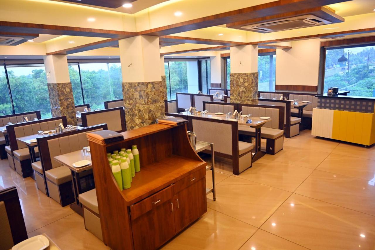 Hotel Aaram Umargam Exterior photo