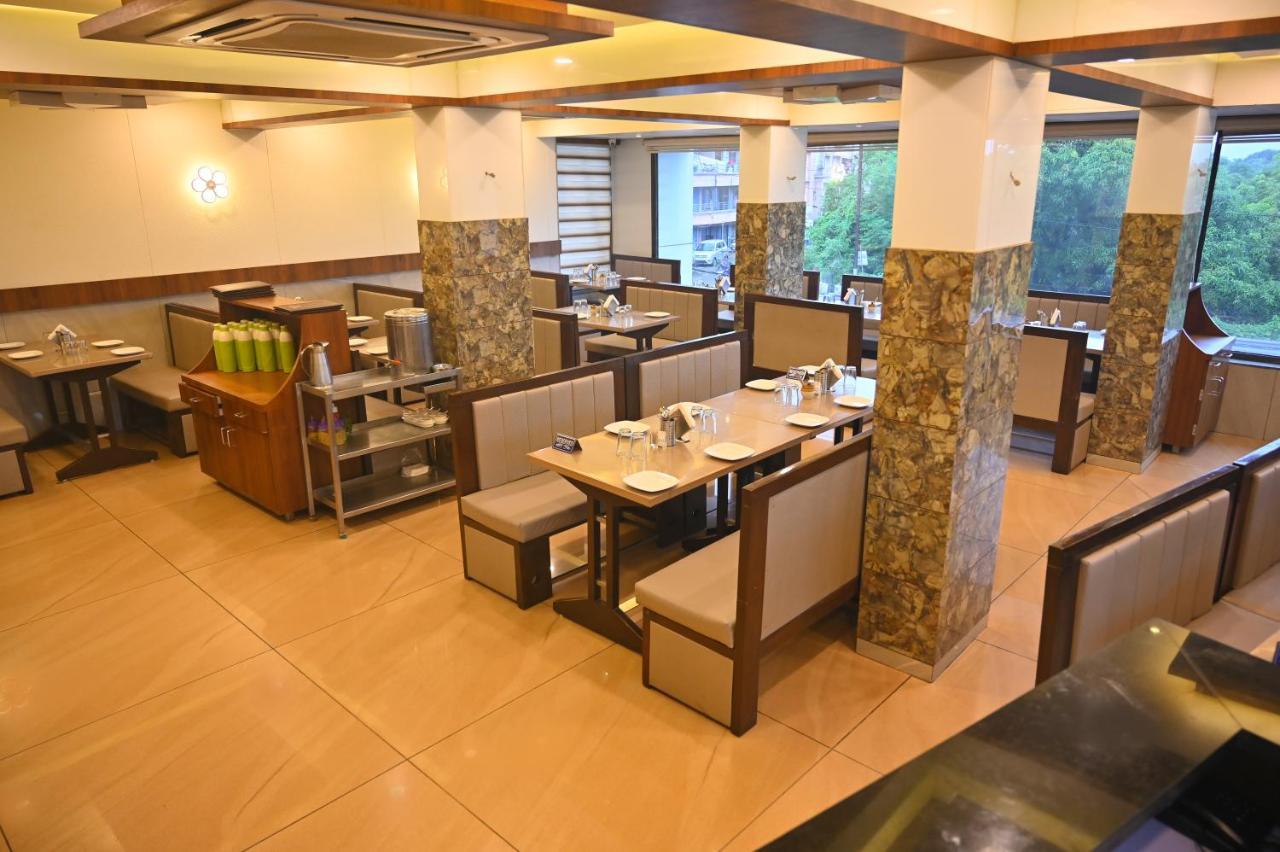 Hotel Aaram Umargam Exterior photo