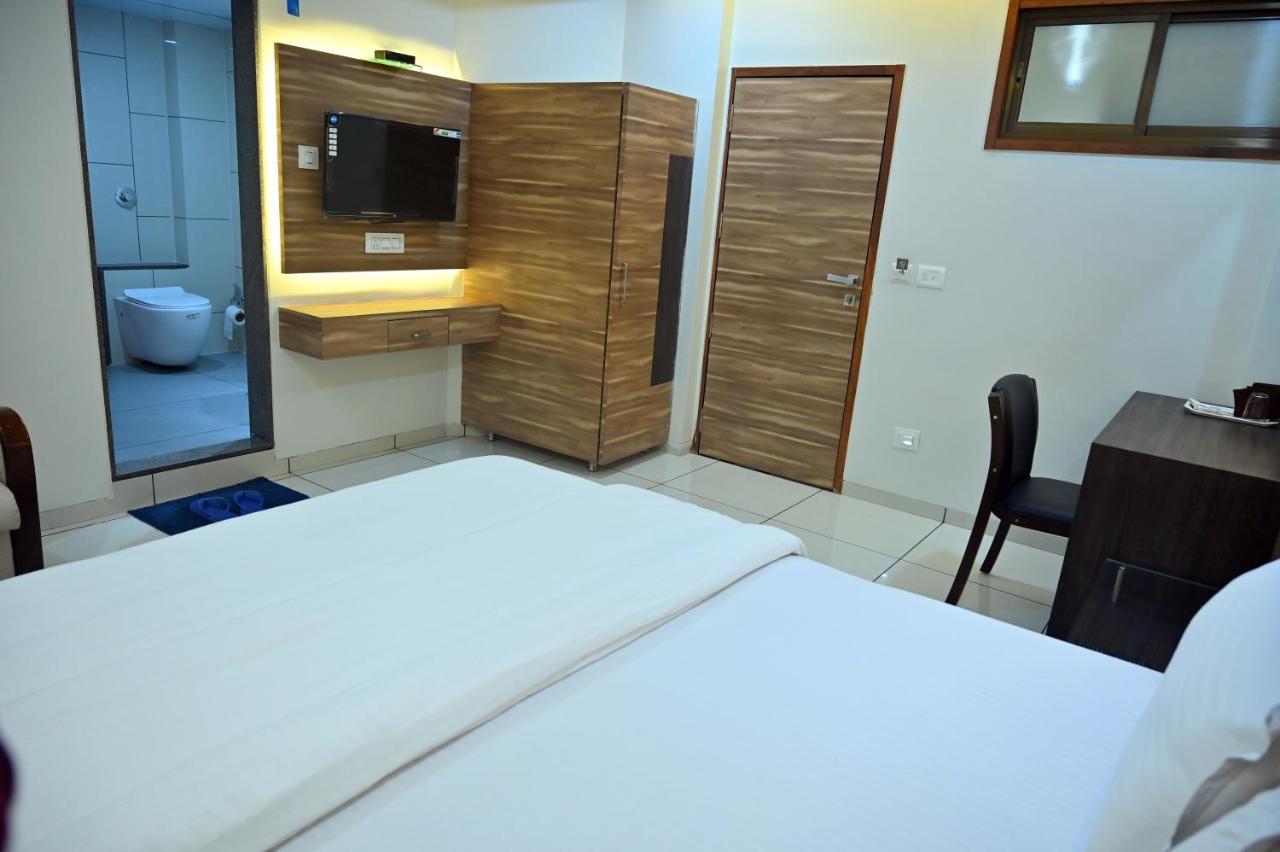 Hotel Aaram Umargam Exterior photo