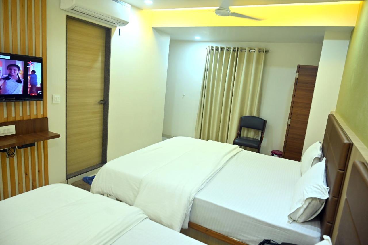 Hotel Aaram Umargam Exterior photo