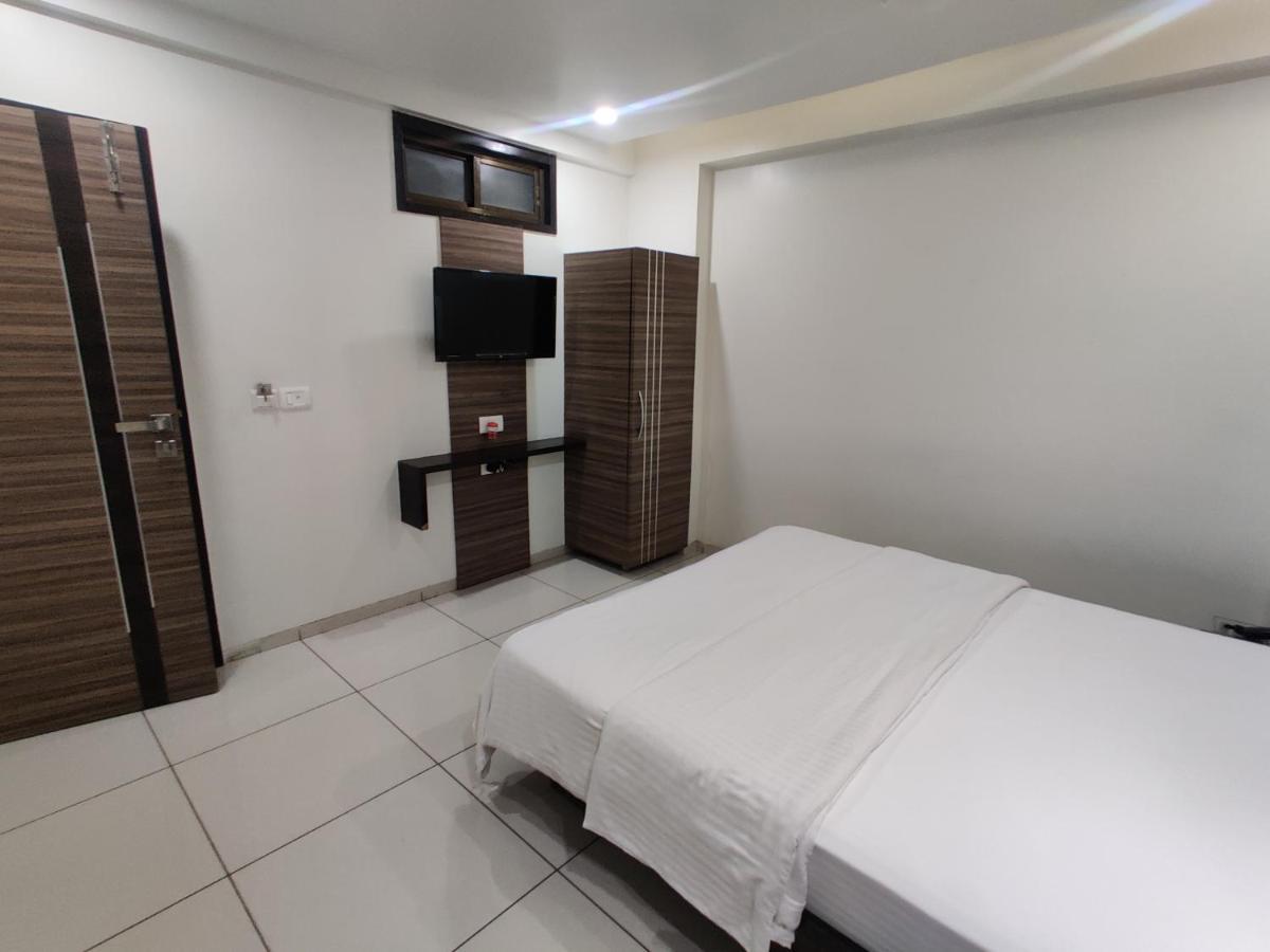 Hotel Aaram Umargam Exterior photo