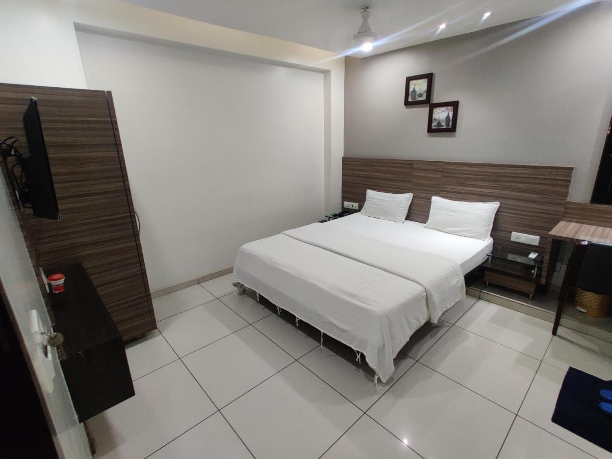 Hotel Aaram Umargam Exterior photo